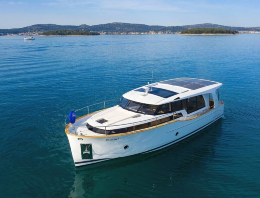 Greenline 40 – Motor yacht