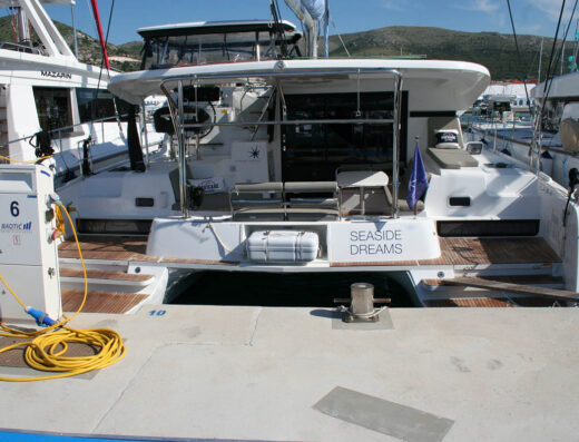 Lagoon 42 – 4 + 2 cab. – Catamaran