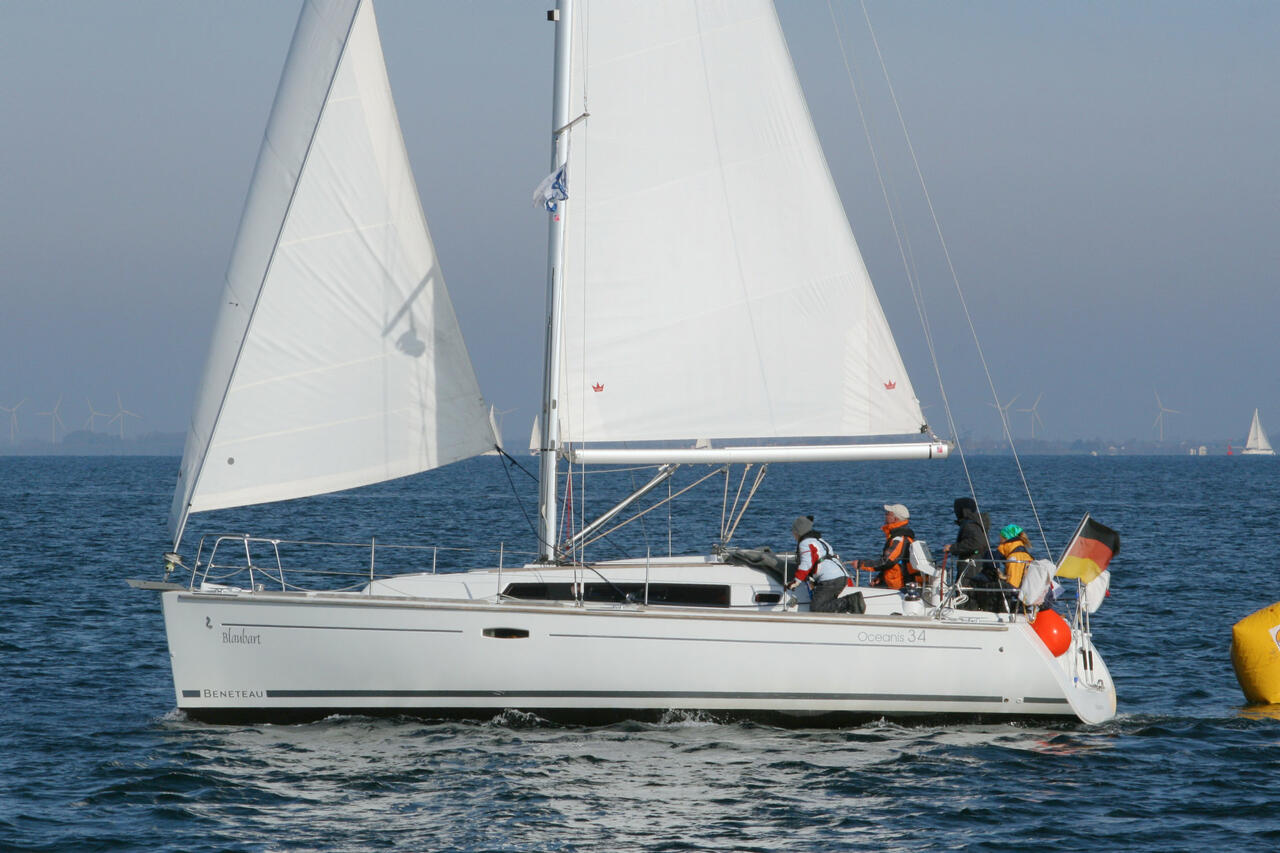 Oceanis 34 – Sailing yacht