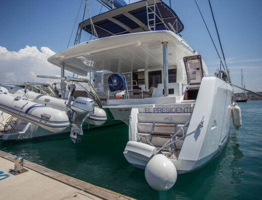 Lagoon 52 F – 6 + 2 cab. – Catamaran