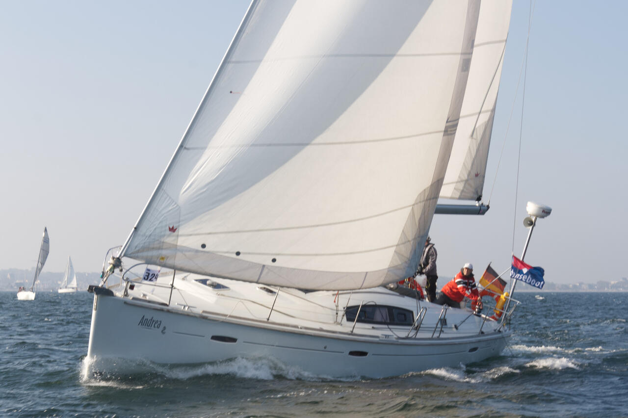 Oceanis 43 – Sailing yacht