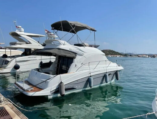 Antares 32 – Motor boat