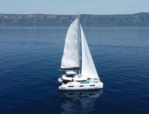 Lagoon 46 – 4 + 2 cab. – Catamaran