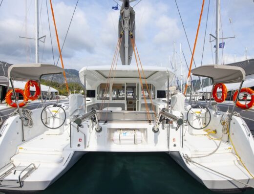 Excess 12 – 4 + 2 cab. – Catamaran