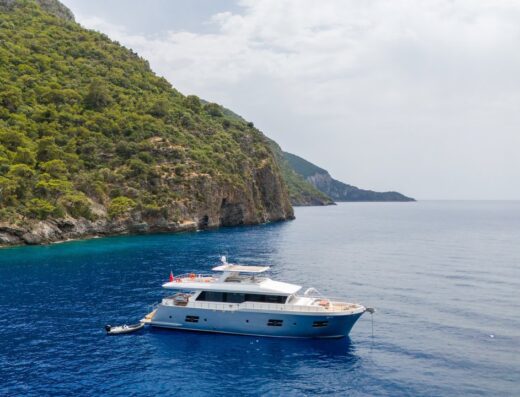 Lavin – Luxury motor yacht