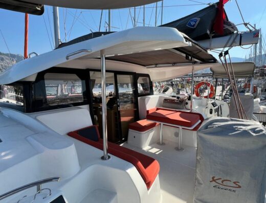 Excess 11 – 4 + 2 cab. – Catamaran