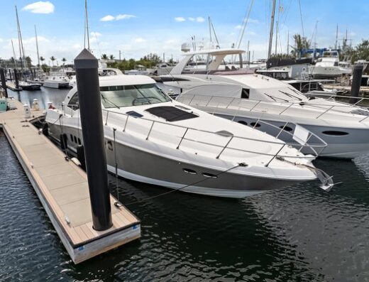 Sea Ray 60 Sundancer – Motor boat