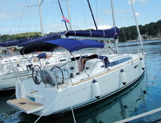 Sun Odyssey 349 – 3 cab. – Sailing yacht