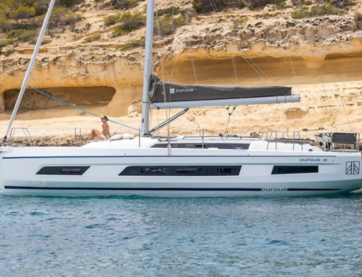 Dufour 41 – 3 cab. – Sailing yacht