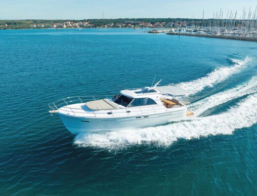 Adriana 44 – Motor yacht
