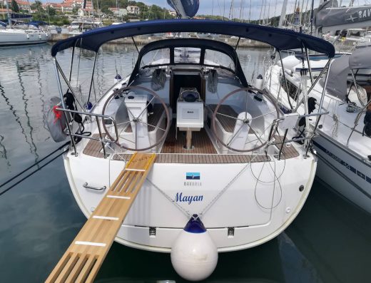 Bavaria Cruiser 37 – 3 cab. – Sailing yacht