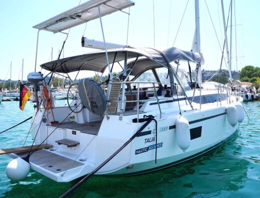 Bavaria C38 – Sailing yacht