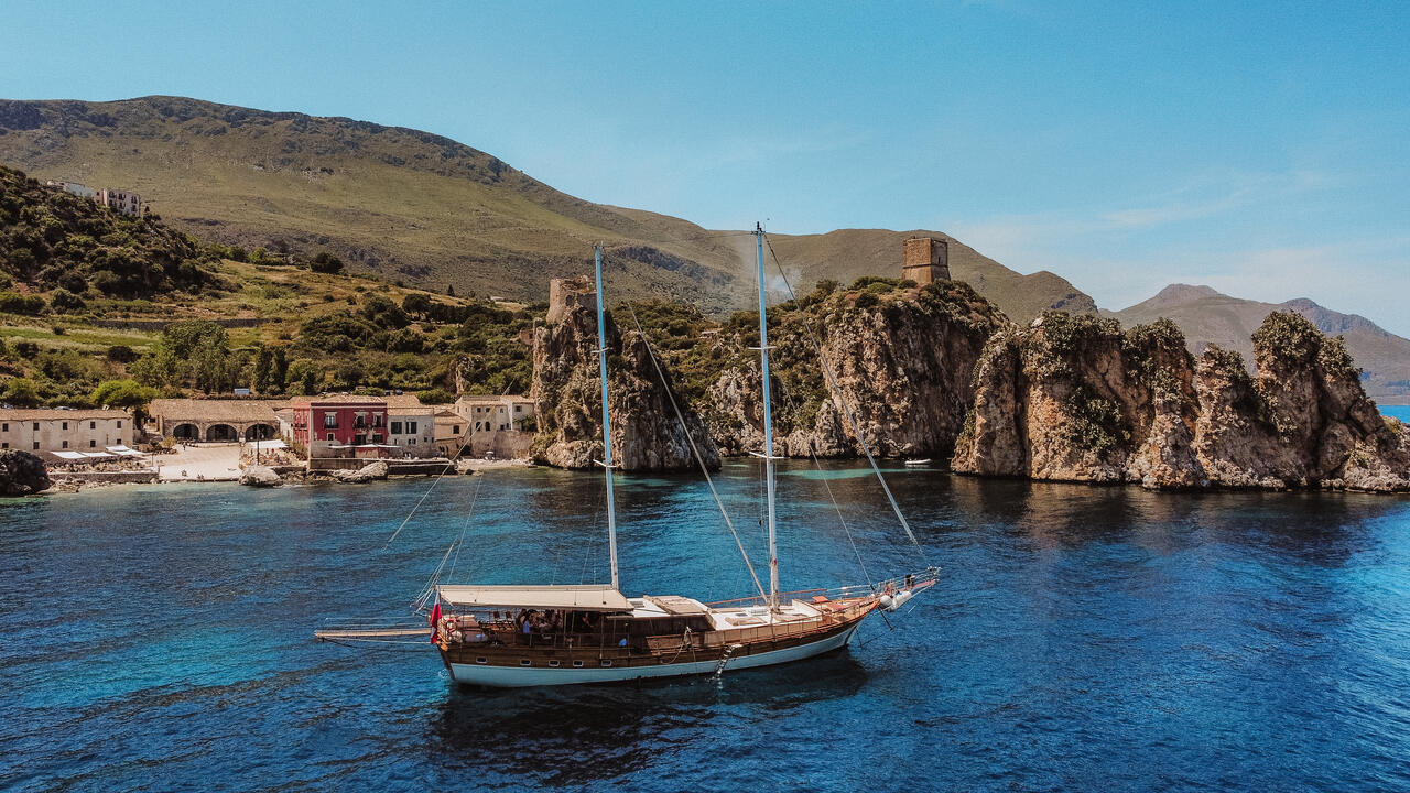 Hande – Capo Galera – Gulet