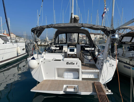 Dufour 390 – Sailing yacht