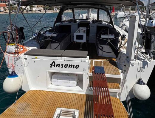 Dufour 430 – Sailing yacht