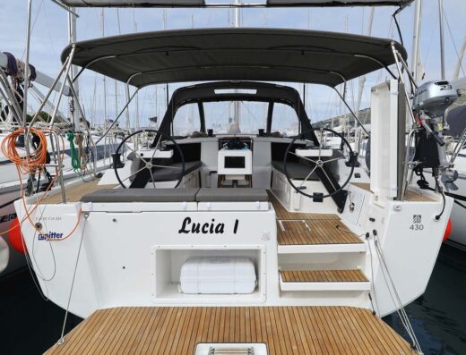 Dufour 430 – Sailing yacht