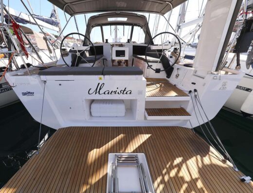 Dufour 430 – Sailing yacht