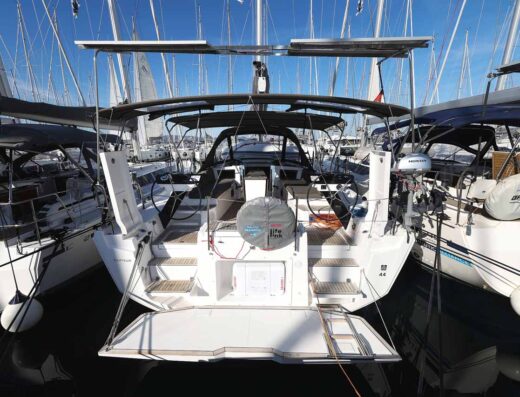 Dufour 44 – 3 cab. – Sailing yacht