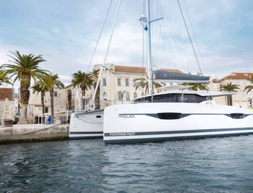 Fountaine Pajot Astrea 42 – 4 + 2 cab. – Catamaran