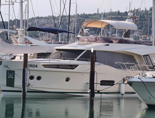 Greenline 48 Fly – Motor yacht