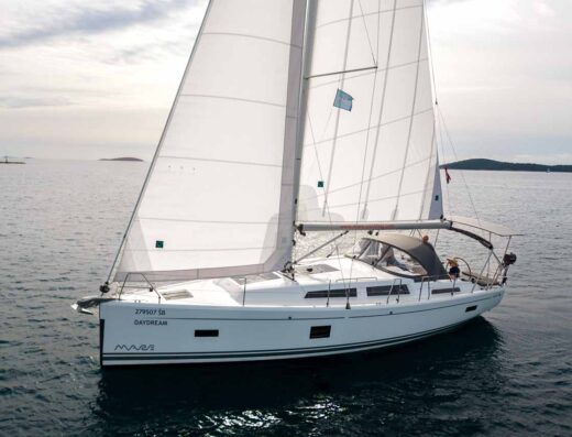 Hanse 388 – Sailing yacht