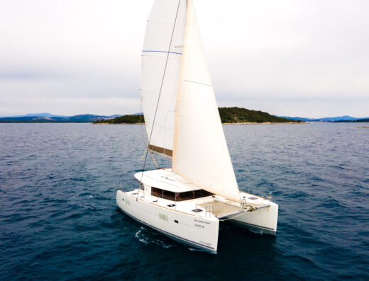 Lagoon 400 S2 – 4 + 2 cab. – Catamaran