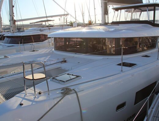 Lagoon 42 – 4 + 2 cab. – Catamaran