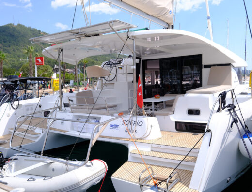 Lagoon 42 – 4 cab. – Catamaran