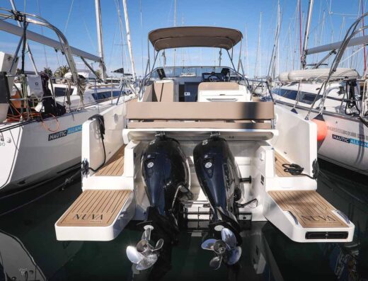 Nuva M9 Cabin – Motor boat