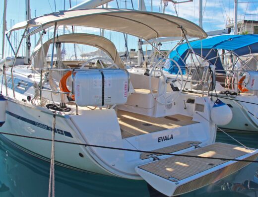 Bavaria Cruiser 37 – 3 cab. – Sailing yacht