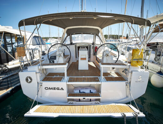 Oceanis 38 – 3 cab. – Sailing yacht