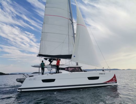 Fountaine Pajot Isla 40 – 4 + 1 cab. – Catamaran