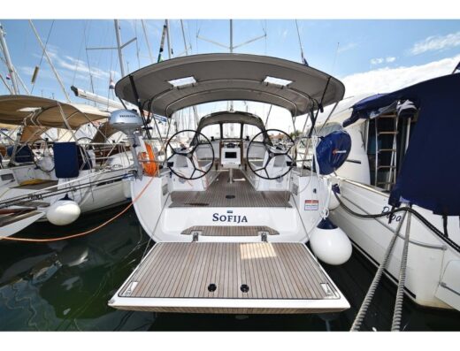 Bavaria Cruiser 37 – 3 cab. – Sailing yacht