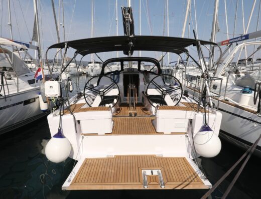 Elan E4 – Sailing yacht