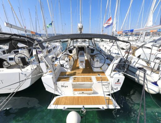 Oceanis 38.1 – Sailing yacht