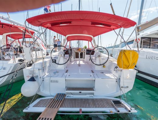 Oceanis 38 – 3 cab. – Sailing yacht