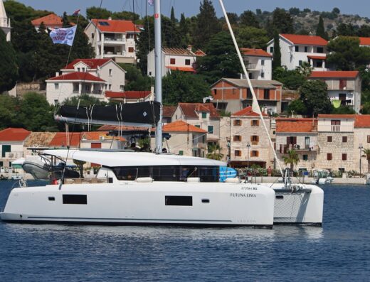 Lagoon 42 – 4 + 2 cab. – Catamaran