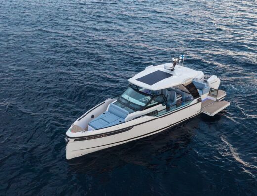 Saxdor 320 GTO – Motor boat