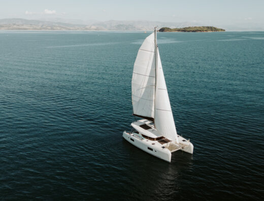 Lagoon 42 – 4 + 2 cab. – Catamaran