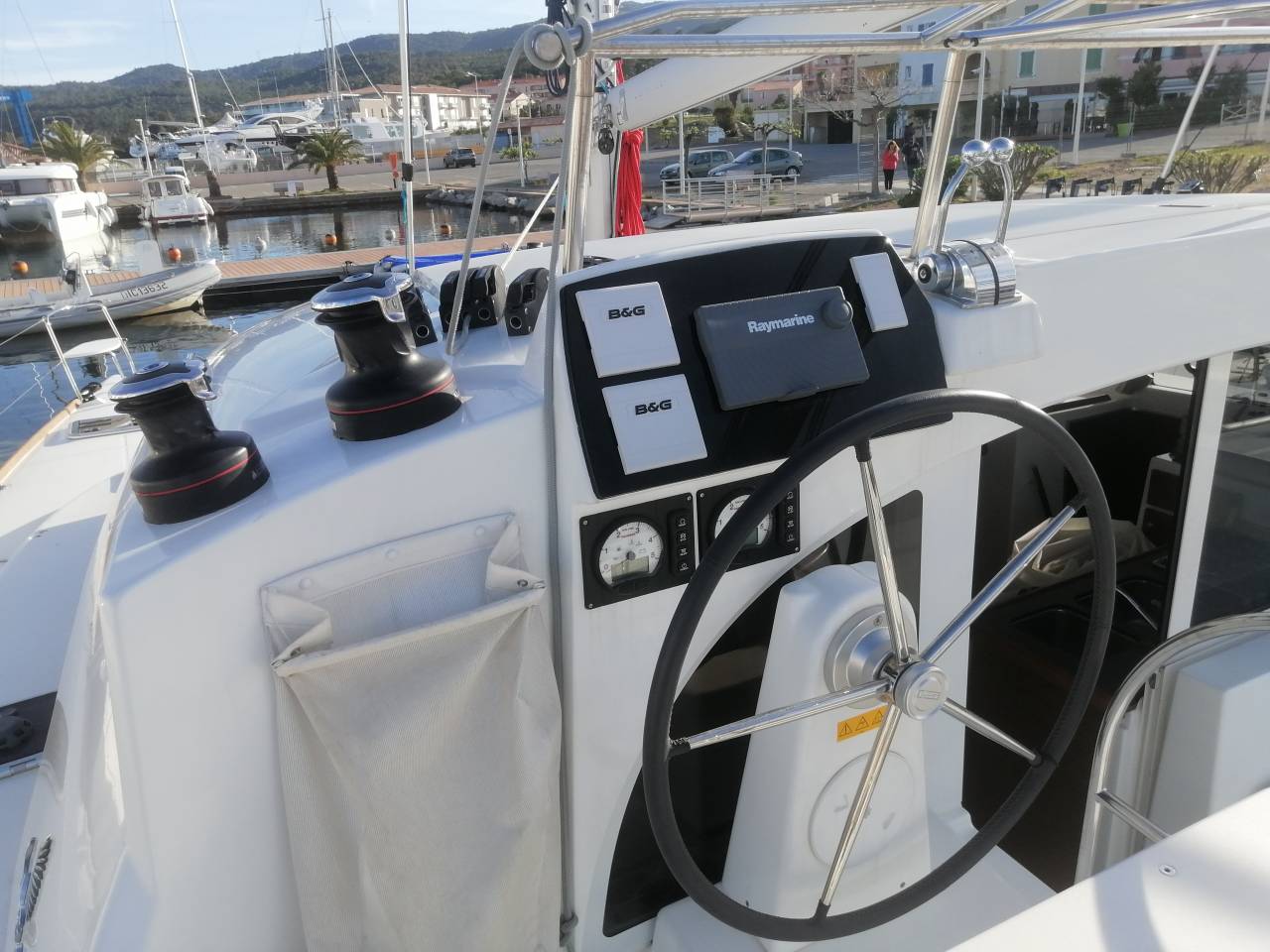 Lagoon 380 – 4 + 2 cab. – Catamaran