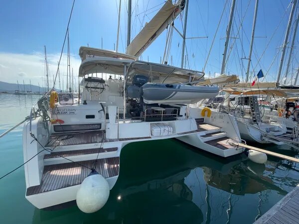 Lagoon 42 – 4 + 2 cab. – Catamaran