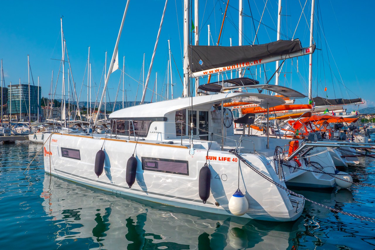 Lagoon 40 – 4 + 2 cab – Catamaran