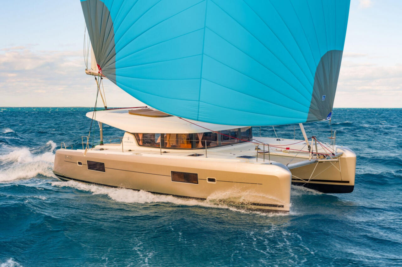 Lagoon 42 – 4 + 2 cab. – Catamaran