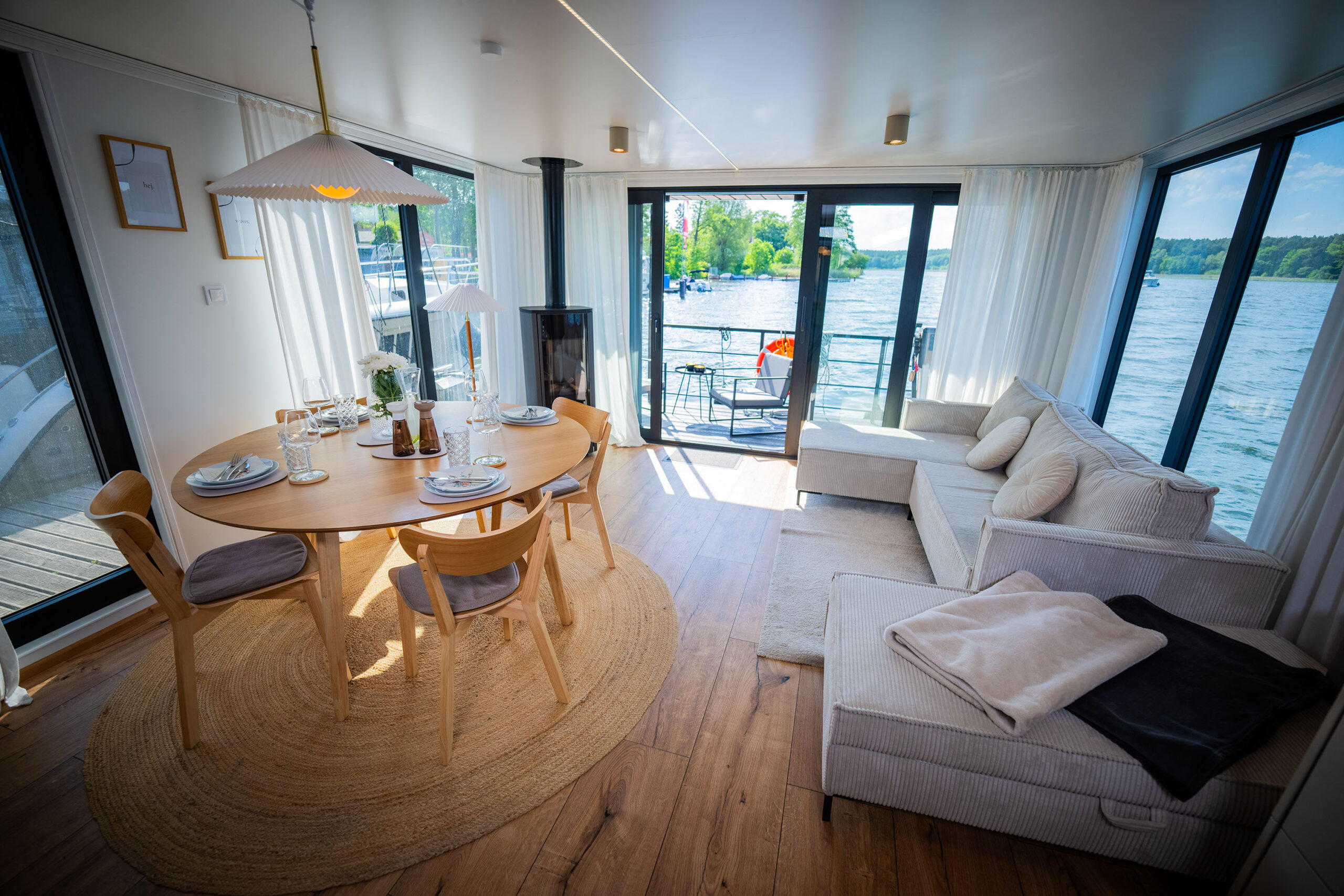 Woma D13 – House boat