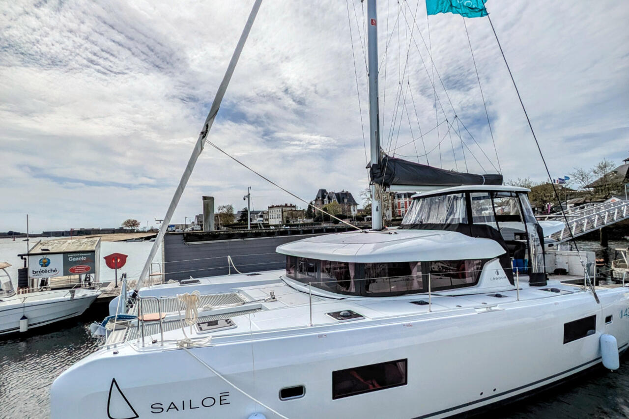 Lagoon 42 – 4 + 2 cab. – Catamaran