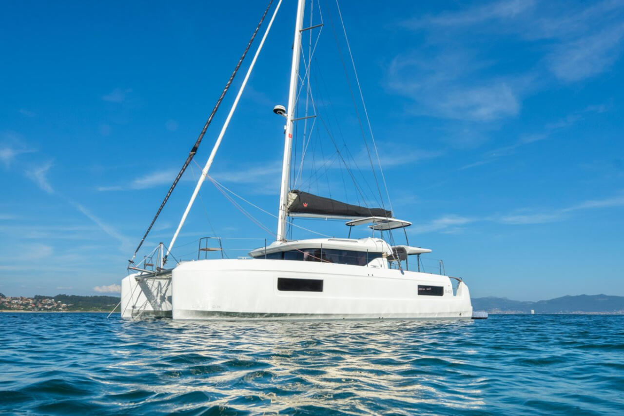 Lagoon 43 – 4 + 2 cab. – Catamaran