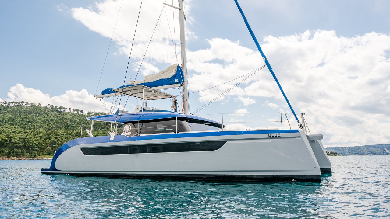 Luna 49 – Catamaran