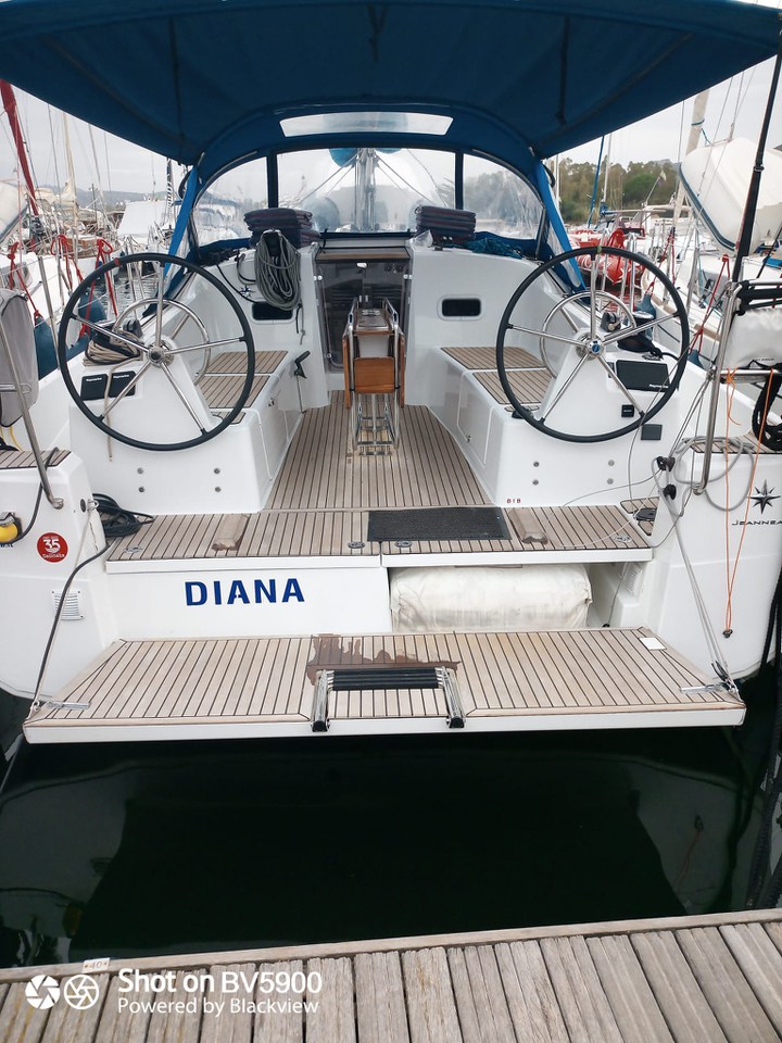 Sun Odyssey 380 – 3 cab. – Sailing yacht