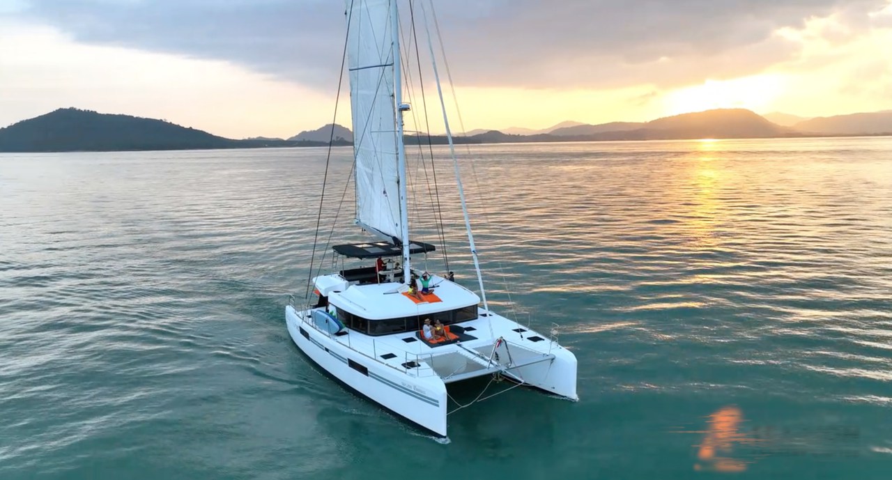 Lagoon 52 F – 4 + 2 cab. – Catamaran