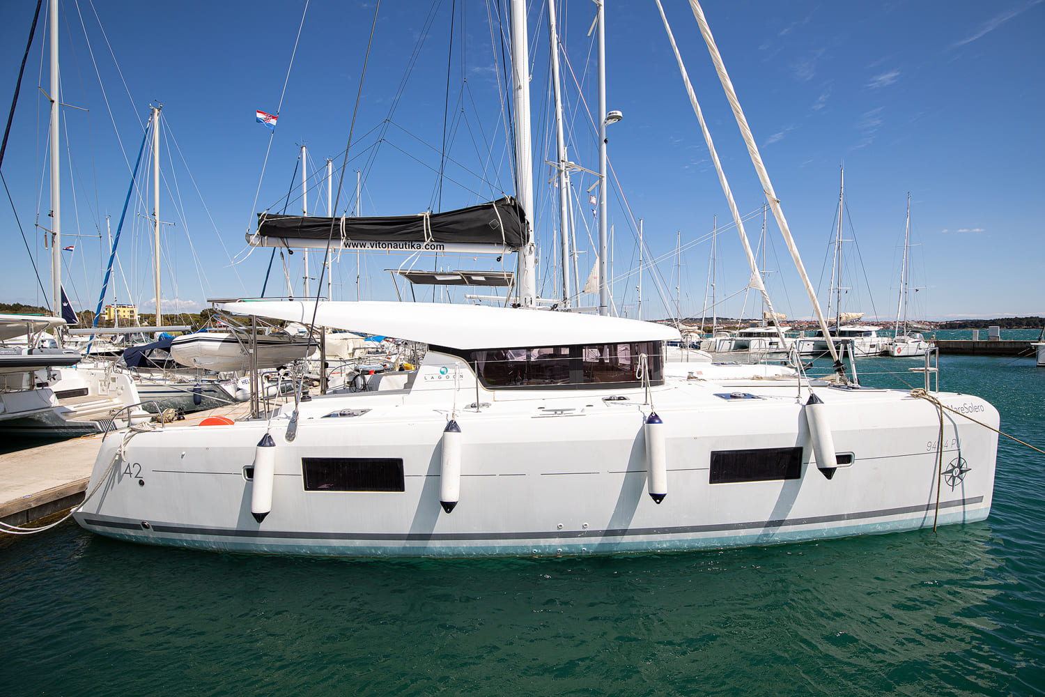 Lagoon 42 – 4 + 1 cab. – Catamaran